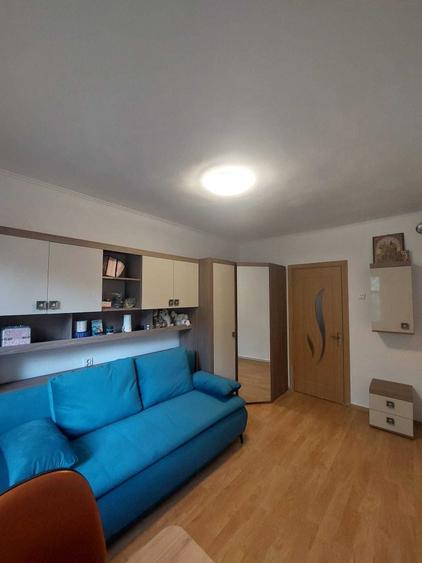 Apartament semidecomandat în Iris