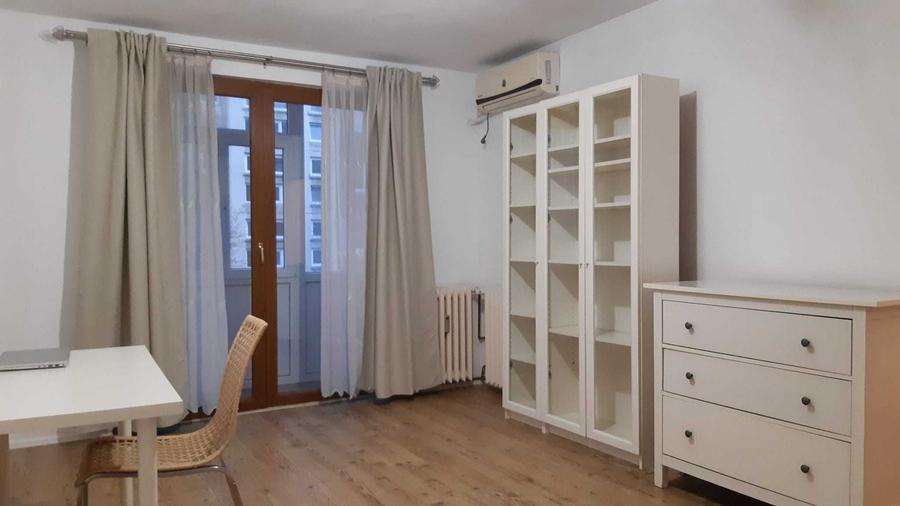Garsonieră decomandată în Tineretului
