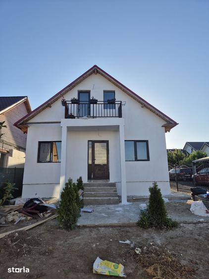 Casă cu 4 camere cu Teren 200 Mp în Lumina