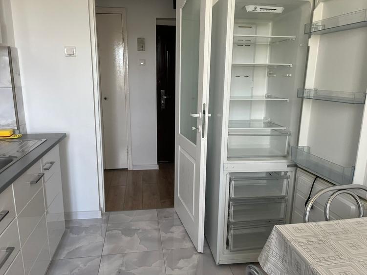 Apartament cu 2 camere semidecomandat în Dacia