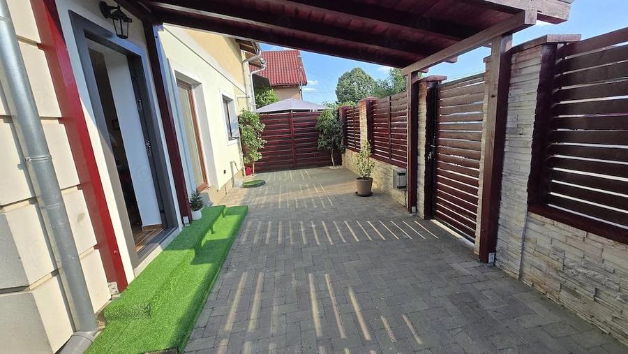 Apartament cu 3 camere decomandat în Giroc