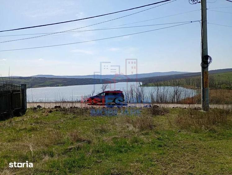 Teren de 810 mp, în Miroslava