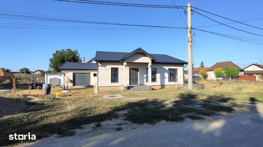 Casă cu 3 camere cu Teren 445 Mp în Zimandu Nou