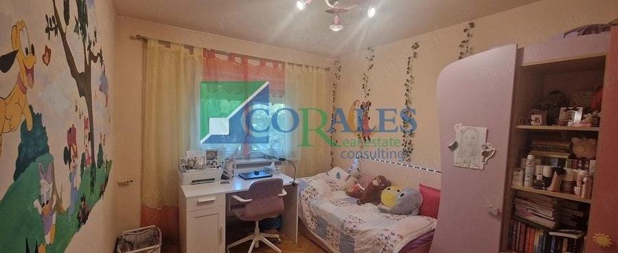 Apartament cu 4 camere decomandat, mobilat în Aradului
