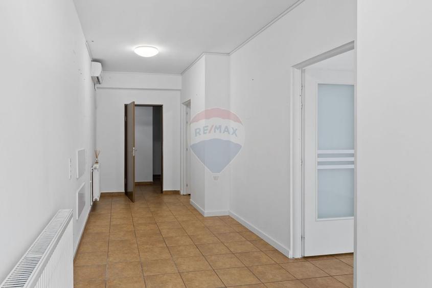 Spațiu comercial, de 130 mp, în Intim