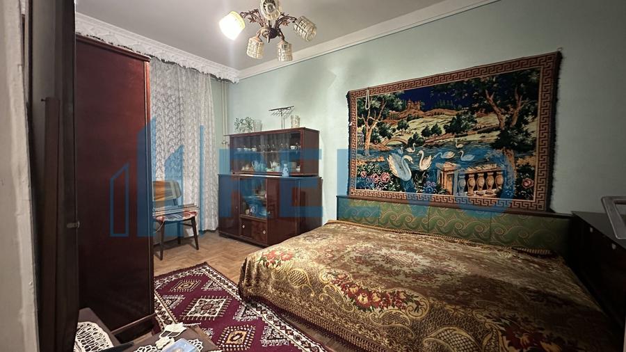 Apartament cu 3 camere semidecomandat în Central
