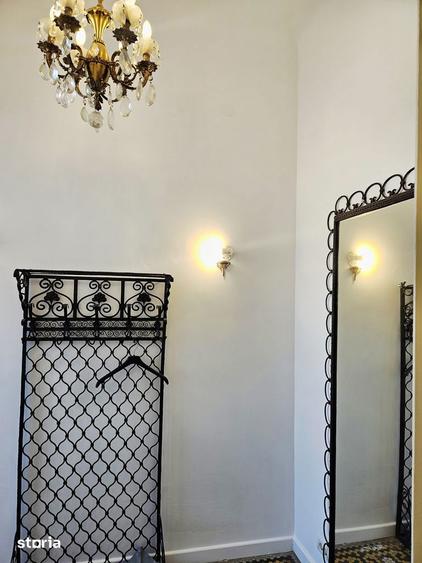 Casă cu 6 camere cu Teren 250 Mp în Unirii