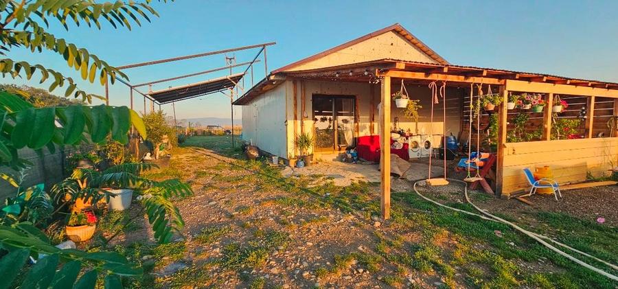 Casă individuală cu 2 camere cu Teren 5600 Mp în Golești