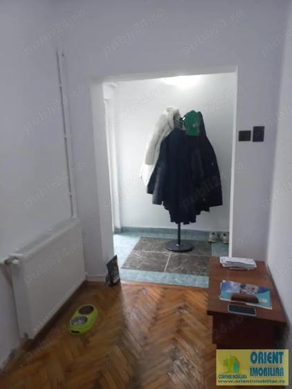 Casă cu 6 camere cu Teren 170 Mp în Tomis I