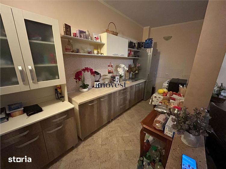 Casă cu 7 camere cu Teren 345 Mp în Titulescu