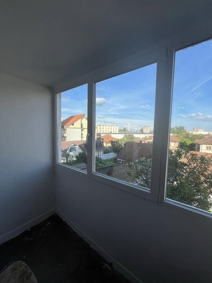 Apartament cu 3 camere decomandat în Semicentral