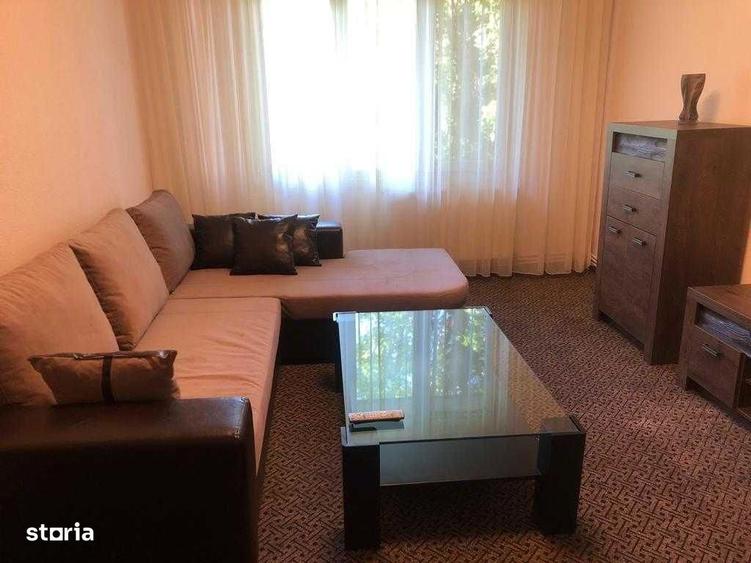 Apartament cu 3 camere decomandat, mobilat în Berceni