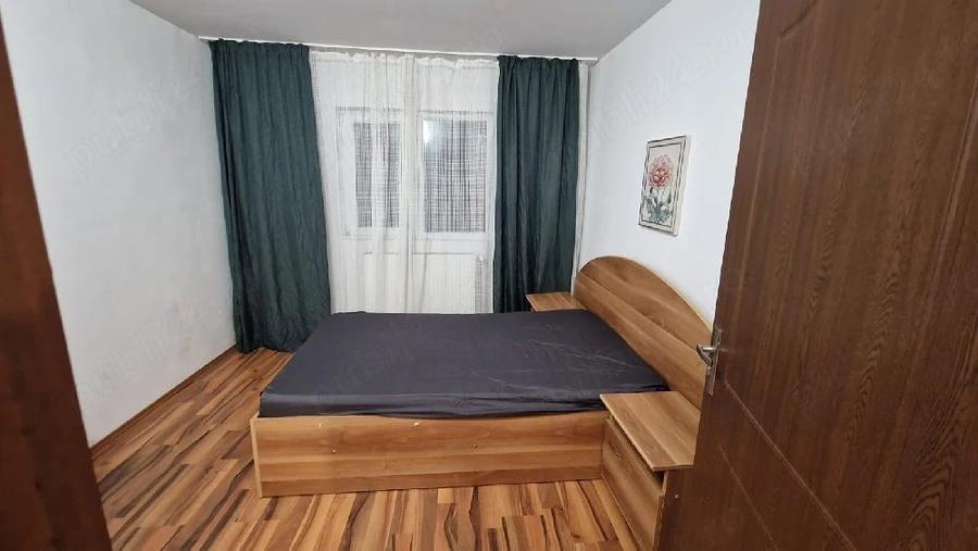 Apartament cu 3 camere semidecomandat în Central