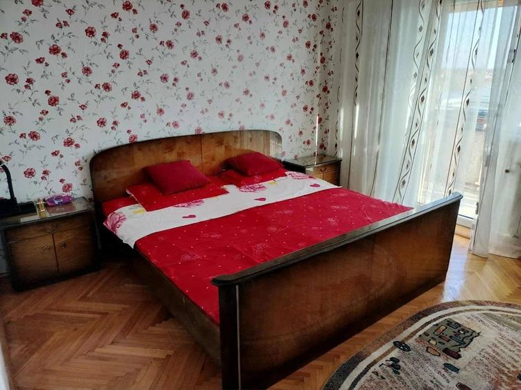 Apartament cu 3 camere decomandat în Semicentral