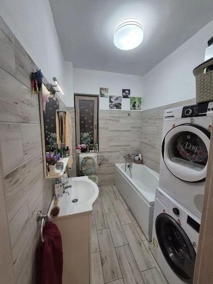 Apartament cu 2 camere decomandat, mobilat în Girocului