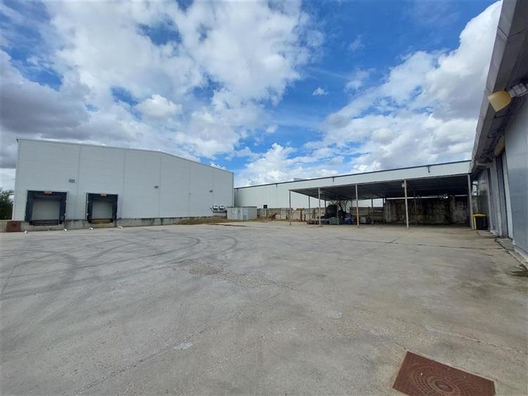 Spațiu industrial, de 2,236 mp, în Aurel Vlaicu