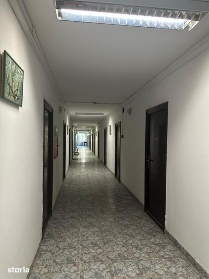 Spațiu comercial, de 675 mp, în Vitan