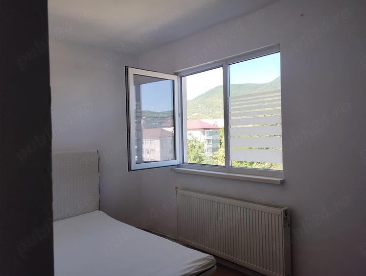 VAnd apartament o camera decomandat - 9