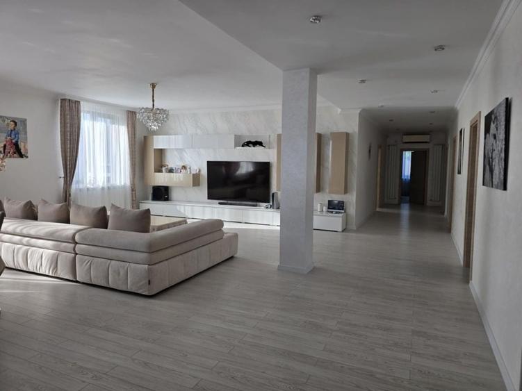 Casă cu 4 camere în Șendreni