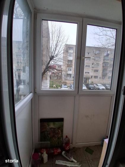 Apartament cu 4 camere semidecomandat în Ferentari