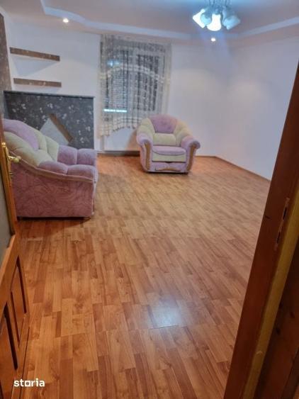 Casă cu 6 camere cu Teren 1724 Mp în Adâncata