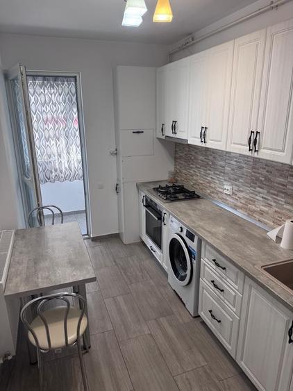 Apartament cu 3 camere decomandat în Militari