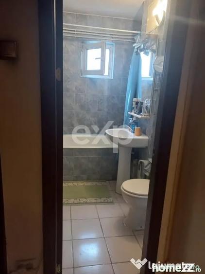 Apartament cu 4 camere decomandat în Prundu
