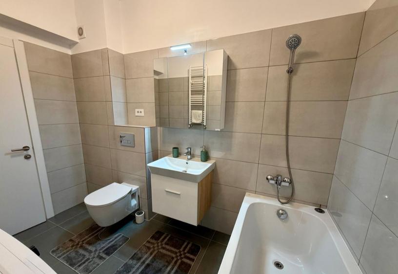 Apartament cu 2 camere decomandat, mobilat în Păcii