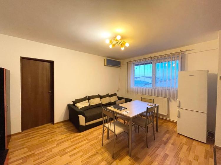 Apartament cu 2 camere semidecomandat, mobilat în Girocului