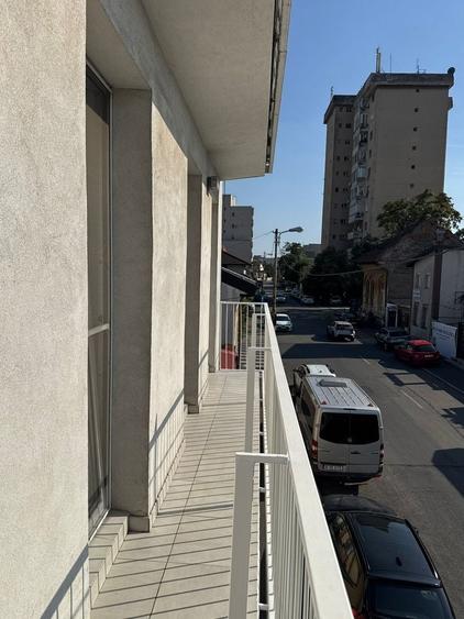 Apartament cu 3 camere decomandat, mobilat în Parcul Circului