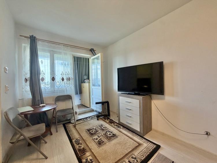 Garsonieră decomandată în Complex Studențesc