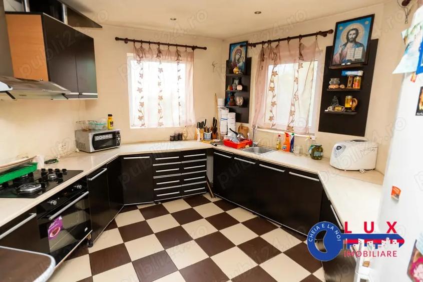 Casă cu 4 camere cu Teren 326 Mp în Somova