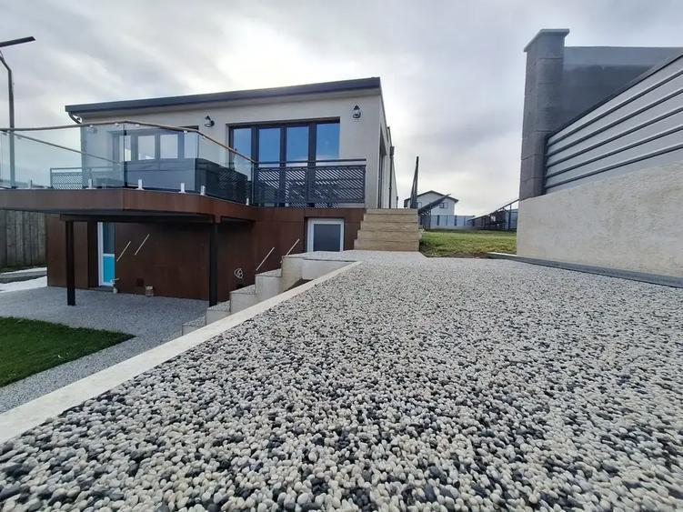 Casă cu 3 camere cu Canalizare în Cernica