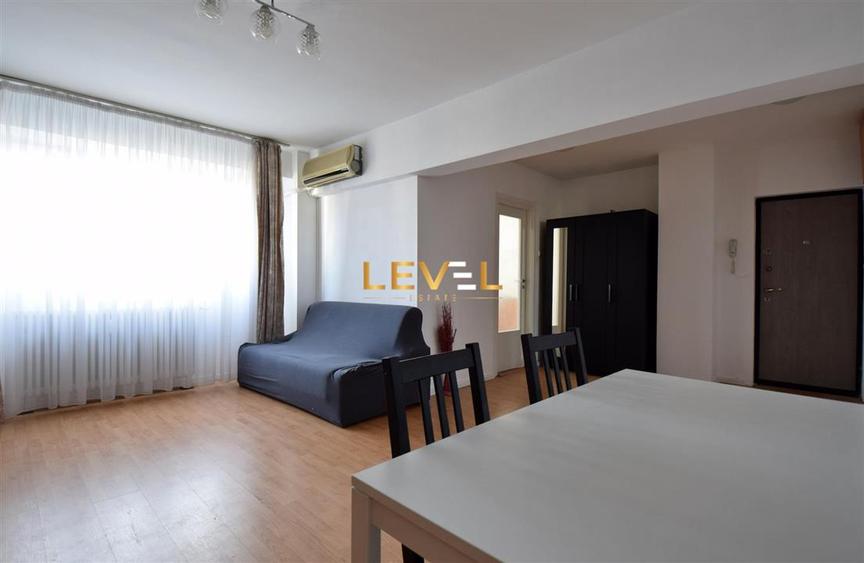 Apartament cu 3 camere semidecomandat, mobilat în 13 Septembrie