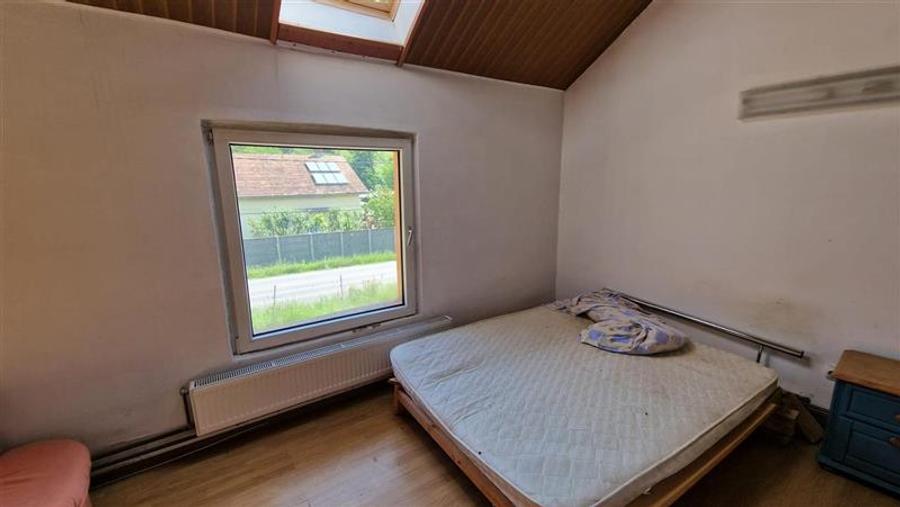 Casă individuală cu 5 camere cu Teren 1316 Mp în Vest