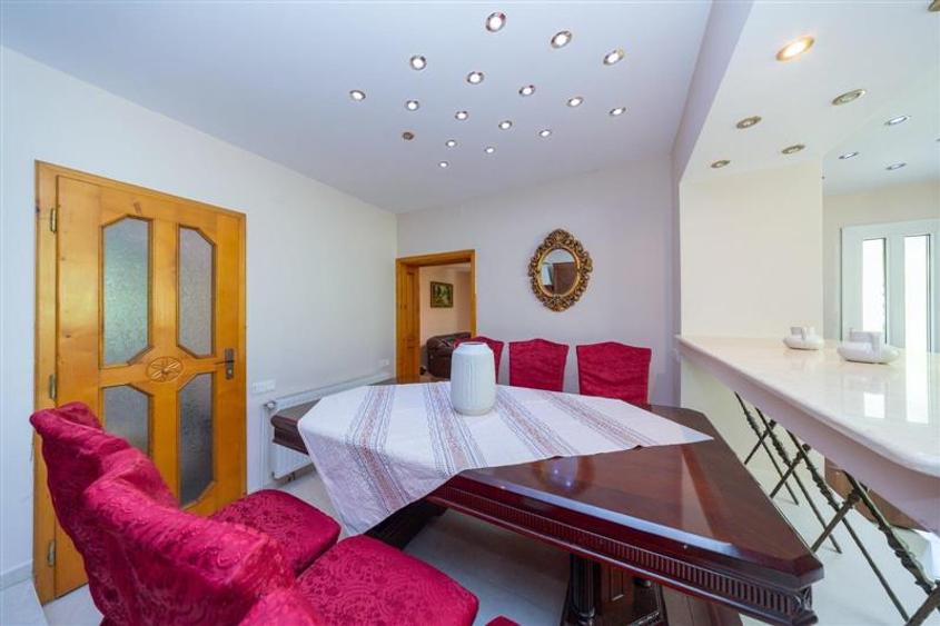 Apartament cu 3 camere circular, mobilat în Drumul Poienii