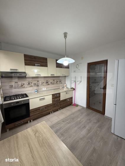 Apartament cu 4 camere semidecomandat în Central