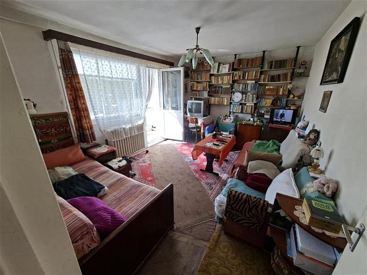Apartament cu 3 camere semidecomandat în Mănăștur