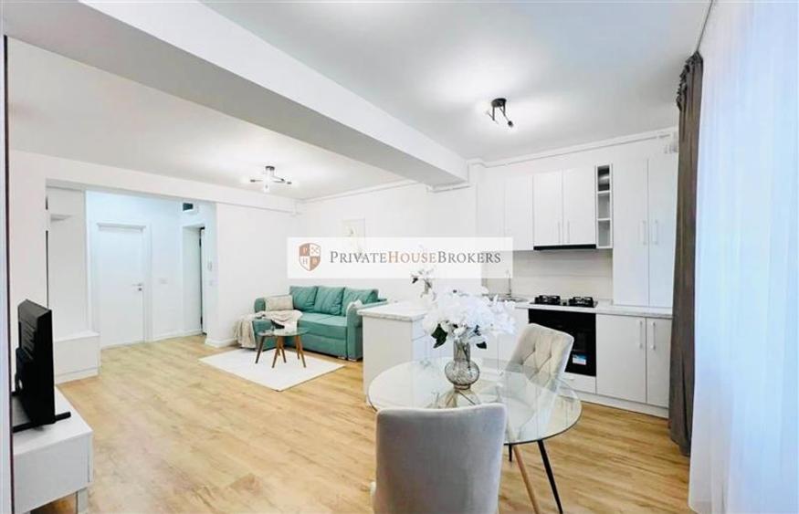 Apartament cu 2 camere semidecomandat, mobilat în Pipera