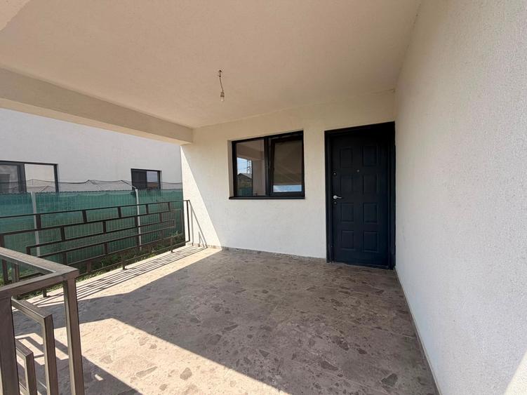 Casă cu 4 camere cu Teren 350 Mp în Balotești