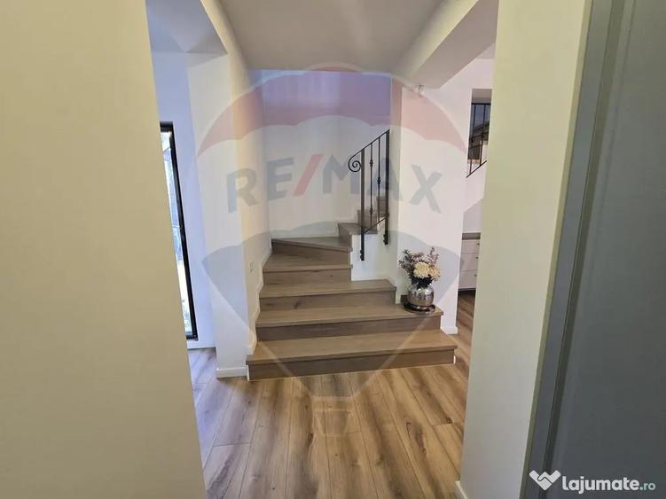 Casă cu 5 camere cu Teren 300 Mp în Ferme