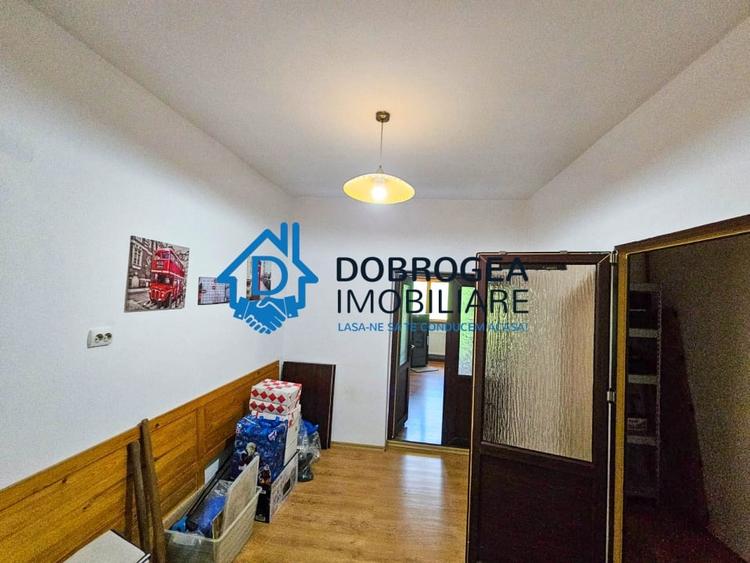 Casă individuală cu 6 camere cu Teren 231 Mp în Păcii