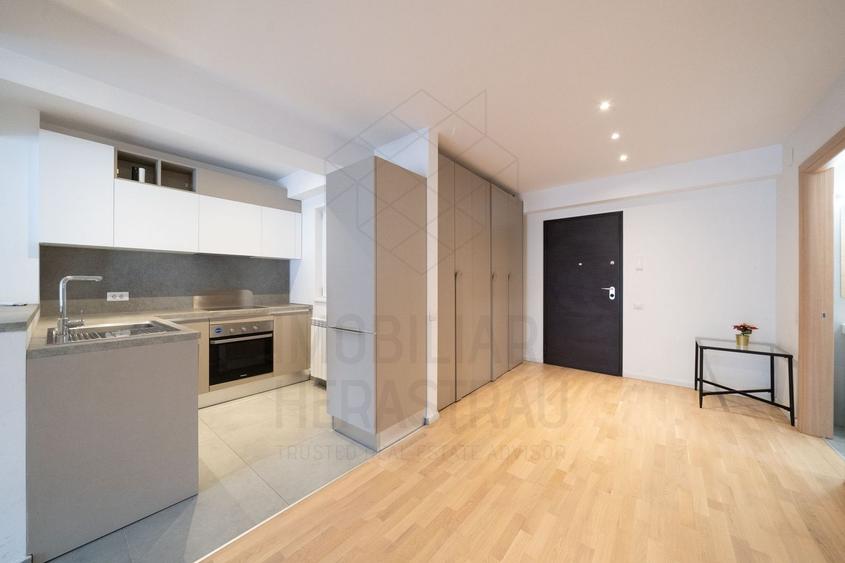 Apartament cu 3 camere semidecomandat, mobilat în Herăstrău