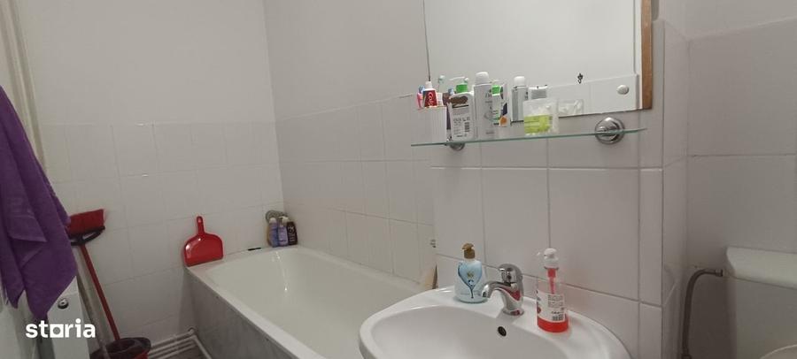 Garsonieră decomandată în Central