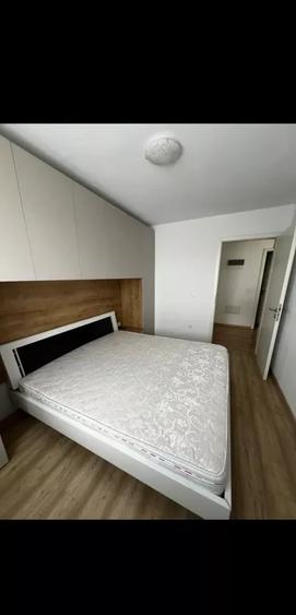 Apartament cu 2 camere decomandat, mobilat în Tractorul