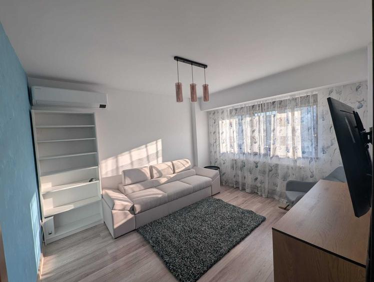 Apartament cu 2 camere decomandat, mobilat în Sud