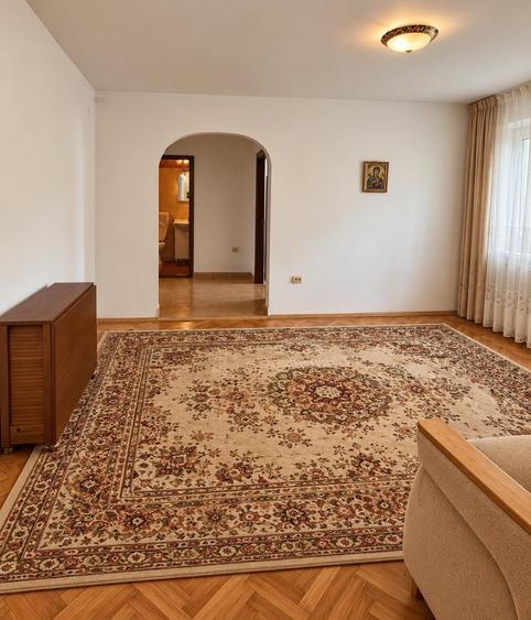 Apartament 3 camere – ultracentral, 63 mp, orientare S-V – 69.900 EUR - 1
