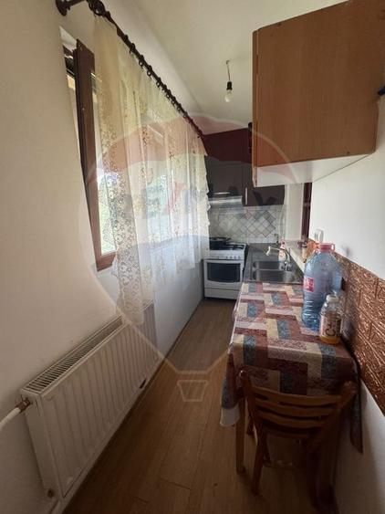 Garsonieră decomandată în Sud