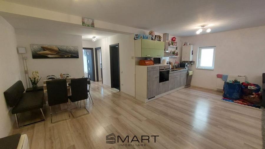 Apartament cu 3 camere decomandat în Central