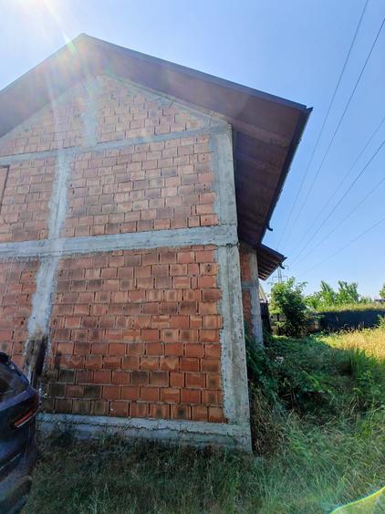 Casă individuală cu 4 camere cu Teren 500 Mp în Breazu